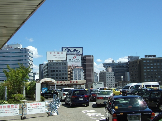 新幹線新大阪駅前
